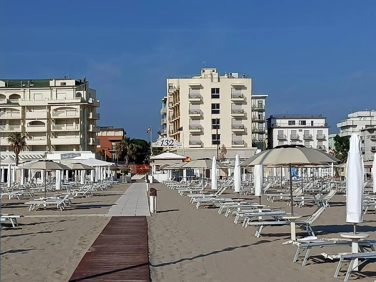 Hotel Bed & Book Rimini 0*,  Italia